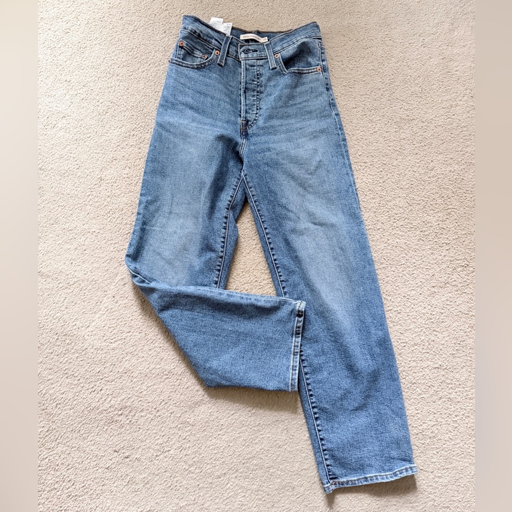Levi’s Ribcage Straight Ankle Jeans